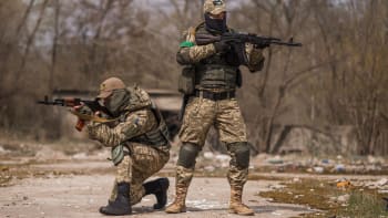 ON-LINE: Tvrdé údery Ukrajinců pokračují. Do konce roku padne 100 tisíc Rusů, říká Zelenskyj