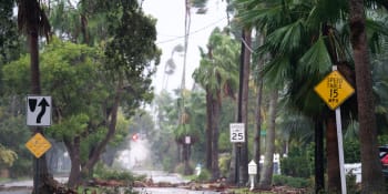 Hurikán Ian dál pustoší Floridu. Zrušeny byly tisíce letů, miliony lidí jsou bez proudu