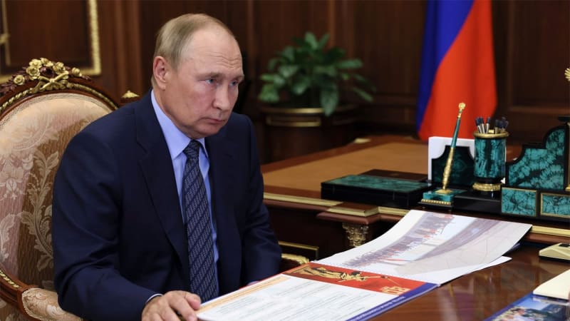 Ustojí Putin svůj nejriskantnější tah? Za týden obrátil naruby vše, co v Rusku budoval 20 let
