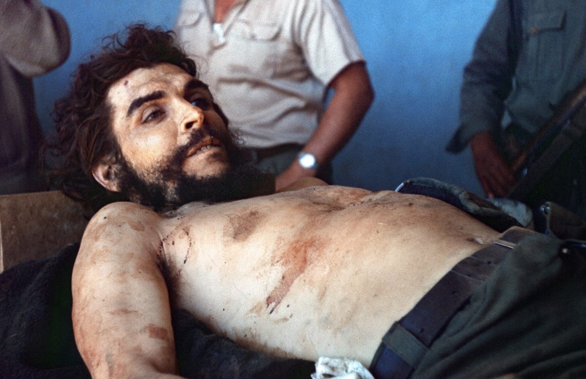 Che Guevarovo tělo krátce po popravě, rok 1967