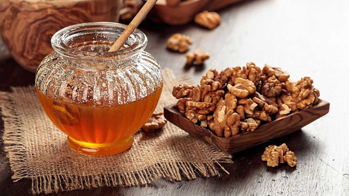 Vlašské ořechy v medu:  Vzhledem k tomu, že med je přírodní konzervant, měly by vám kvalitní ořechy v medu vydržet několik měsíců.