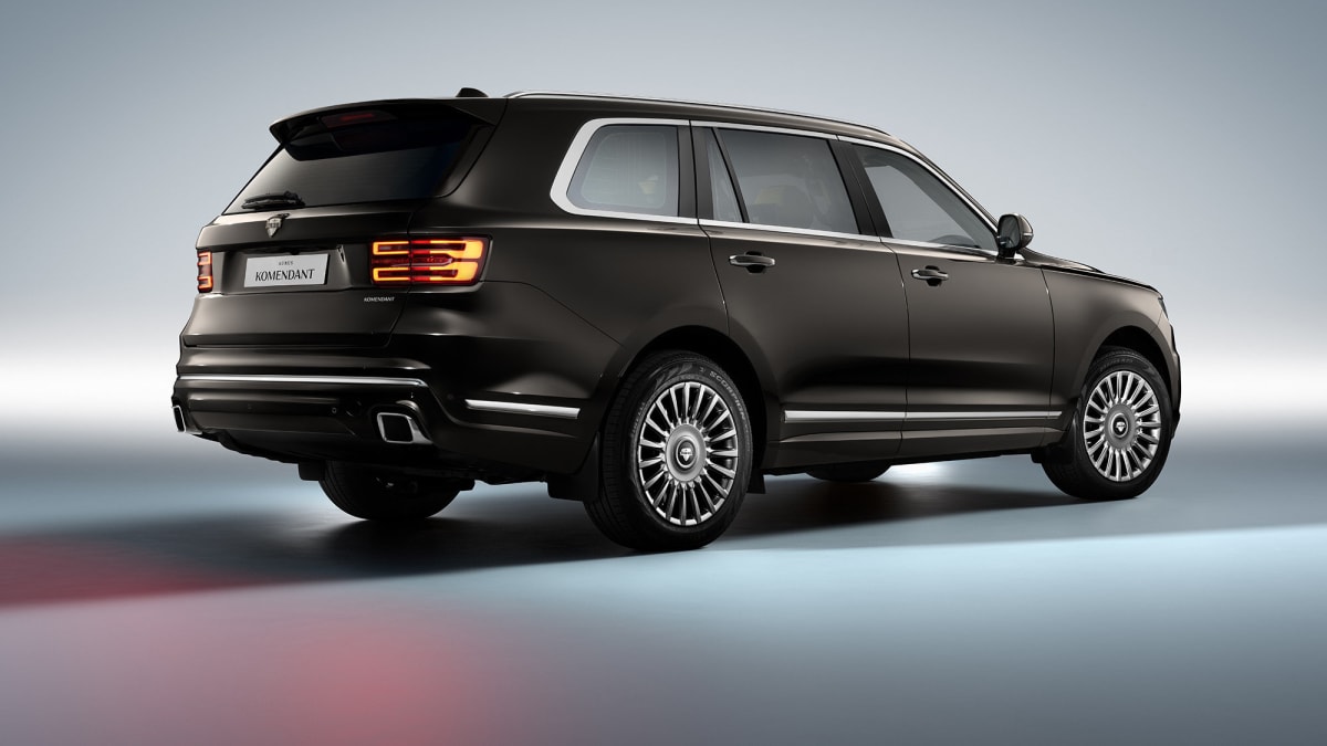 Aurus Komendant (2022) je luxusním SUV na úrovni Bentley Bentayga.