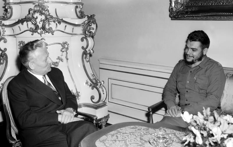 Antonín Novotný a Che Guevara na Pražském hradě v roce 1960