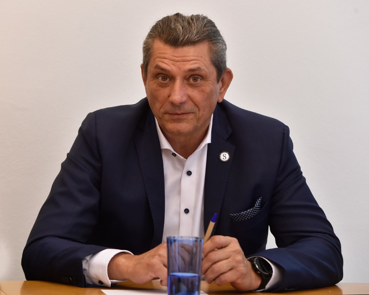 Zdeněk Nytra (ODS) byl zvolen senátorem v obvodu Ostrava-město, kde získal 51,53 procent hlasů.
