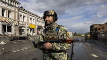 Klíčový posun. Ukrajinci obklíčili okupanty v Lymanu, v pasti drží až 5 500 ruských vojáků