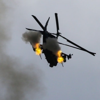 Ruský vrtulník palebné podpory Ka-52 Aligátor v akci