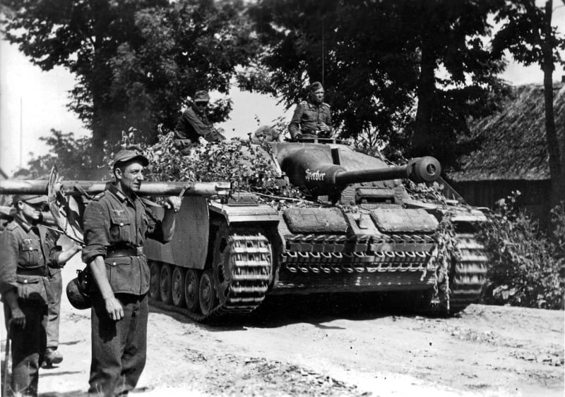Samohybná děla Sturmgeschütz III byla určena k přímé podpoře pěchoty