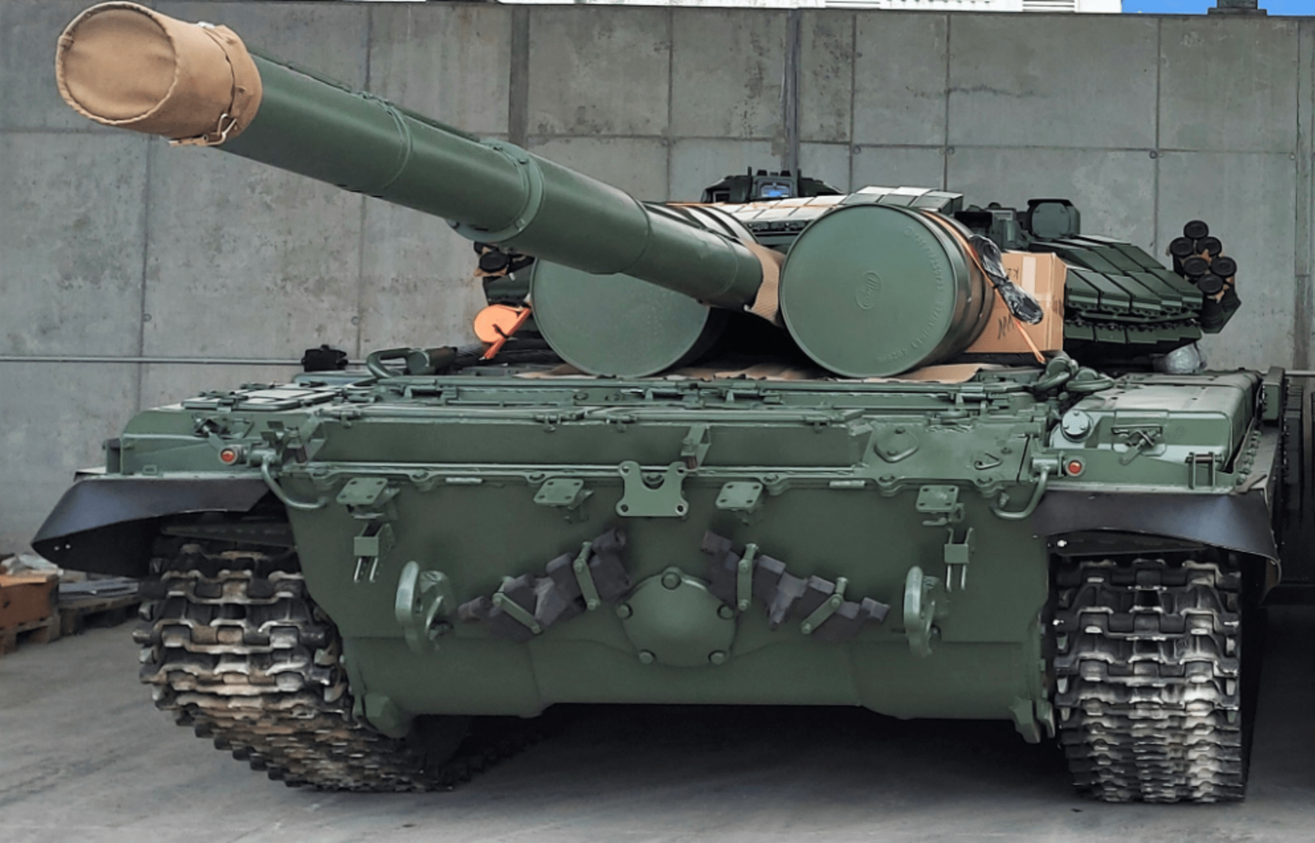 Češi se složili na bojový tank pro ukrajinskou armádu. Pojmenovali ho Tomáš.