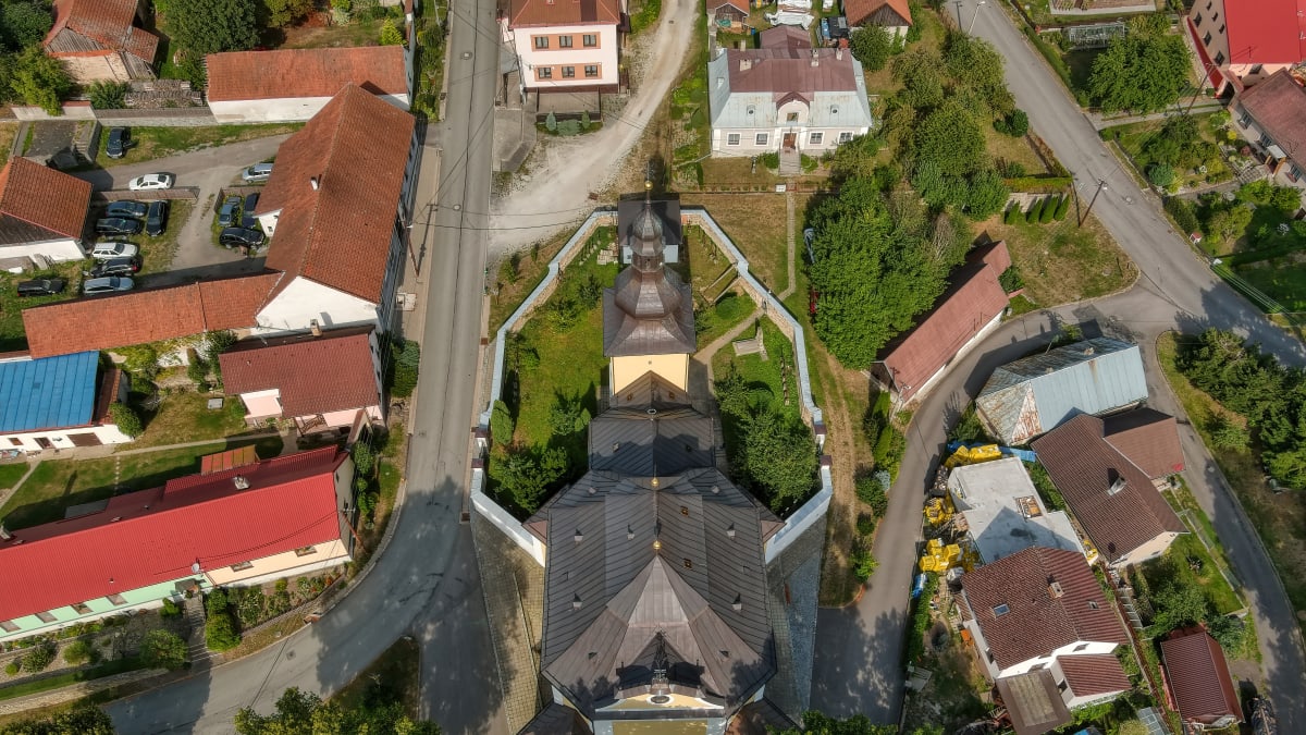 Poutní kostel Navštívení Panny Marie v Obytčově: velkou raritou kostela je tzv. půdorys želvy, jako symbolu stálosti ve víře