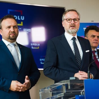Premiér Petr Fiala (ODS), ministr práce Marian Jurečka (KDU-ČSL) a senátor Tomáš Czernin (TOP 09)