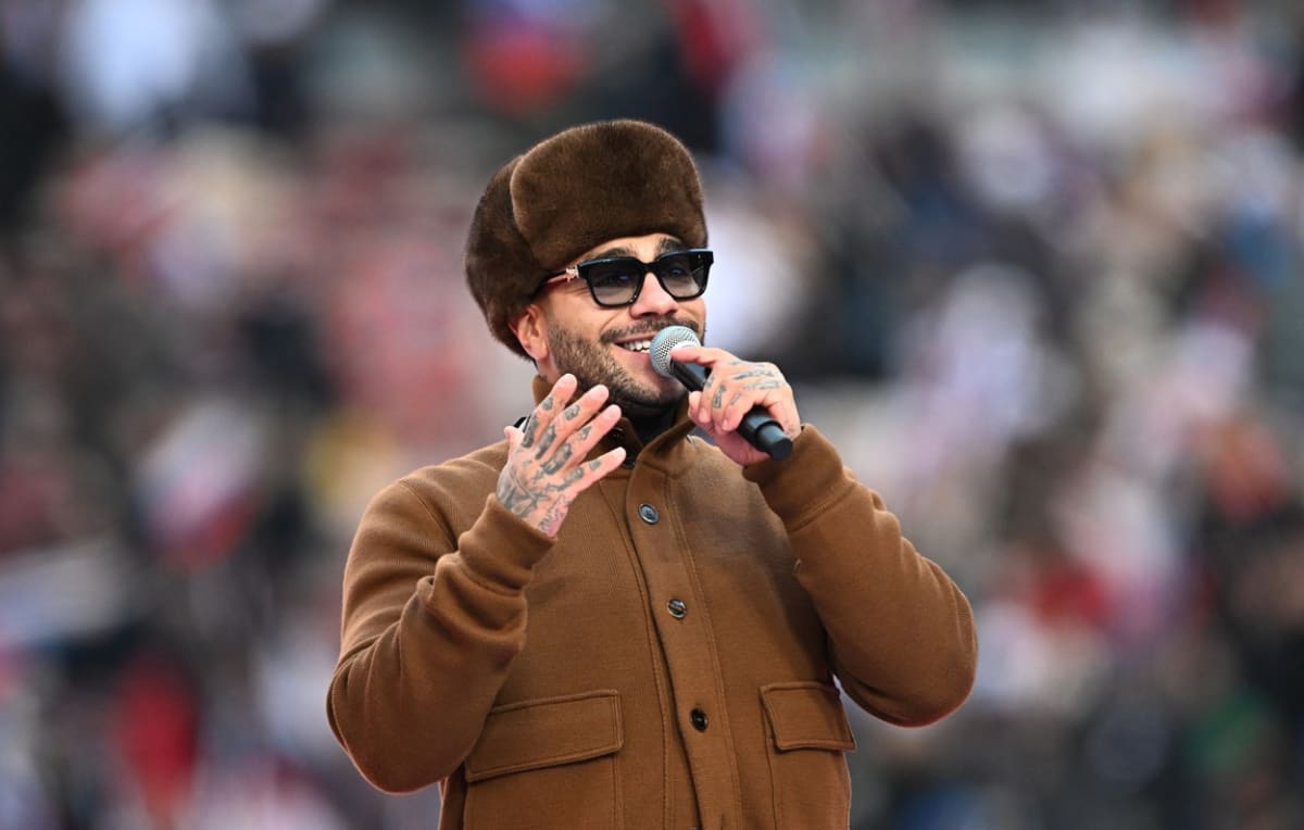 Proputinovský rapper Timati se v září tohoto roku stal spolumajitelem ruského Sturbucksu.  