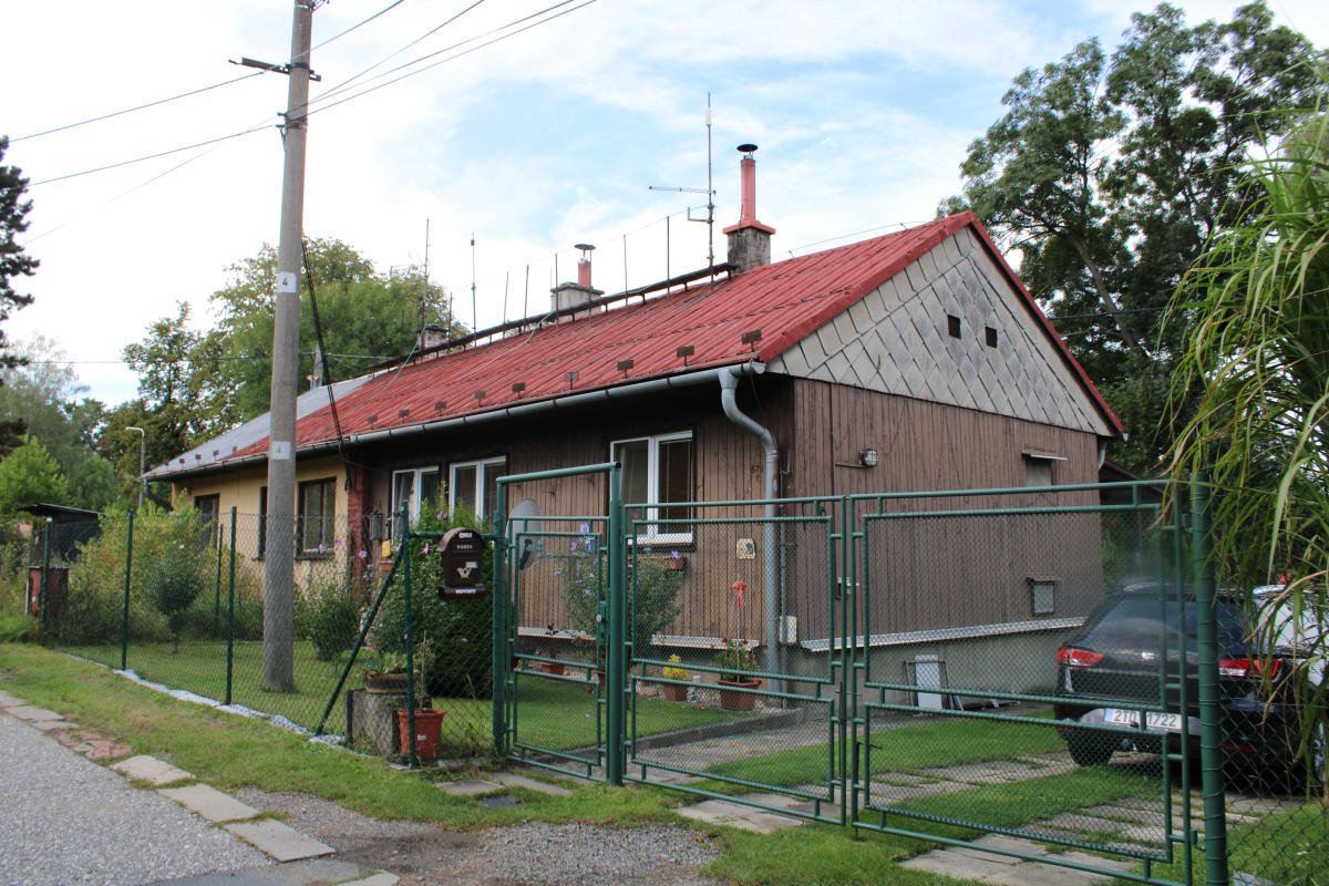 Hornická kolonie finských domků (Liščina) v Ostravě. Švédská realitní společnost Heimstaden chce některé domy zbourat. Jiné prodat. Kauza Byty OKD pokračuje. 