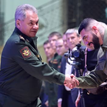 Ruský rapper Timati s ministrem obrany Sergejem Šojguem