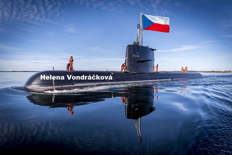 Jednou z námořních plavidel české flotily u Královce by mohla být i ponorka pojmenovaná po slavné zpěvačce Heleně Vondráčkové. Ta by tak doplnila třeba letadlovou loď jménem Karel Gott.