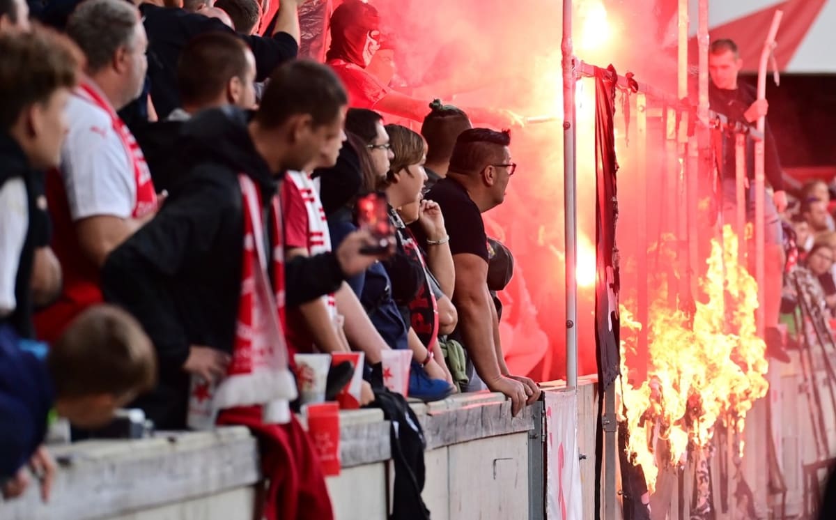 Slavia opět pyká za chování svých fanoušků. Tentokrát během zápasu v Plzni.
