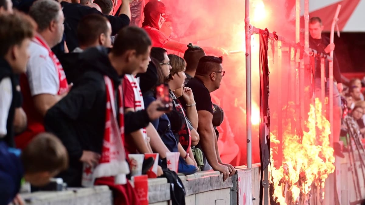 Slavia opět pyká za chování svých fanoušků. Tentokrát během zápasu v Plzni.