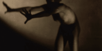 Drtikolův snímek se prosadil v aukci. „Strašidelná“ fotografie se vydražila za snovou částku