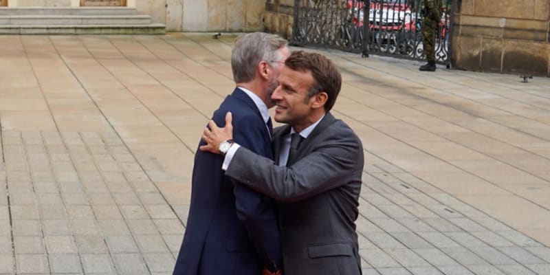 Na Hrad dorazil francouzský prezident Emmanuel Macron.