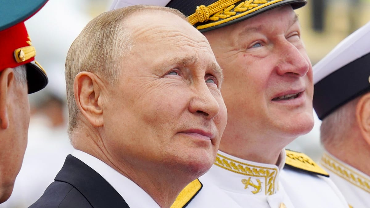 Vladimir Putin na námořní přehlídce v roce 2022 (ilustrační foto)
