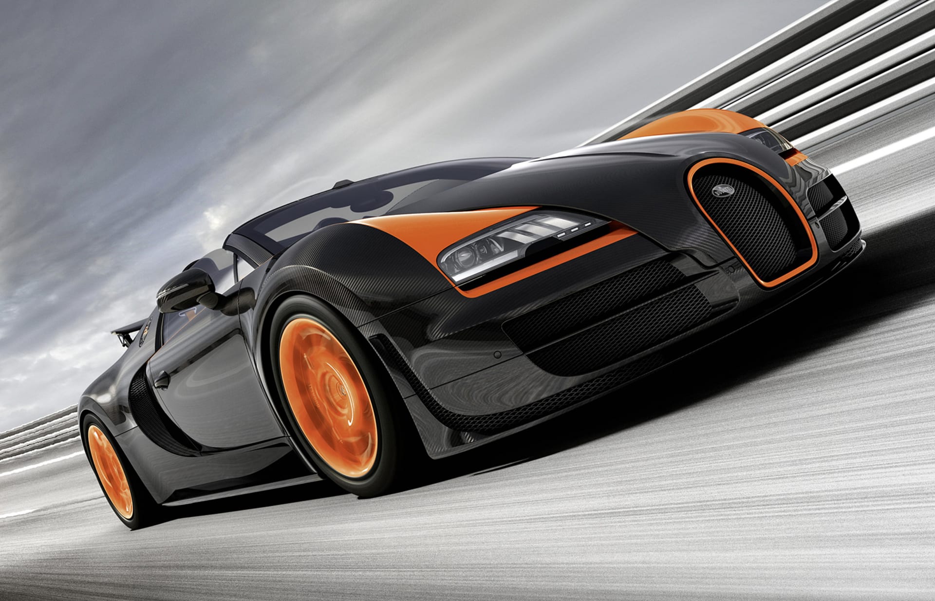 Jízda Bugatti Veyronem s plynovým pedálem sešlápnutým na podlahu by trvala pouhých dvanáct minut.