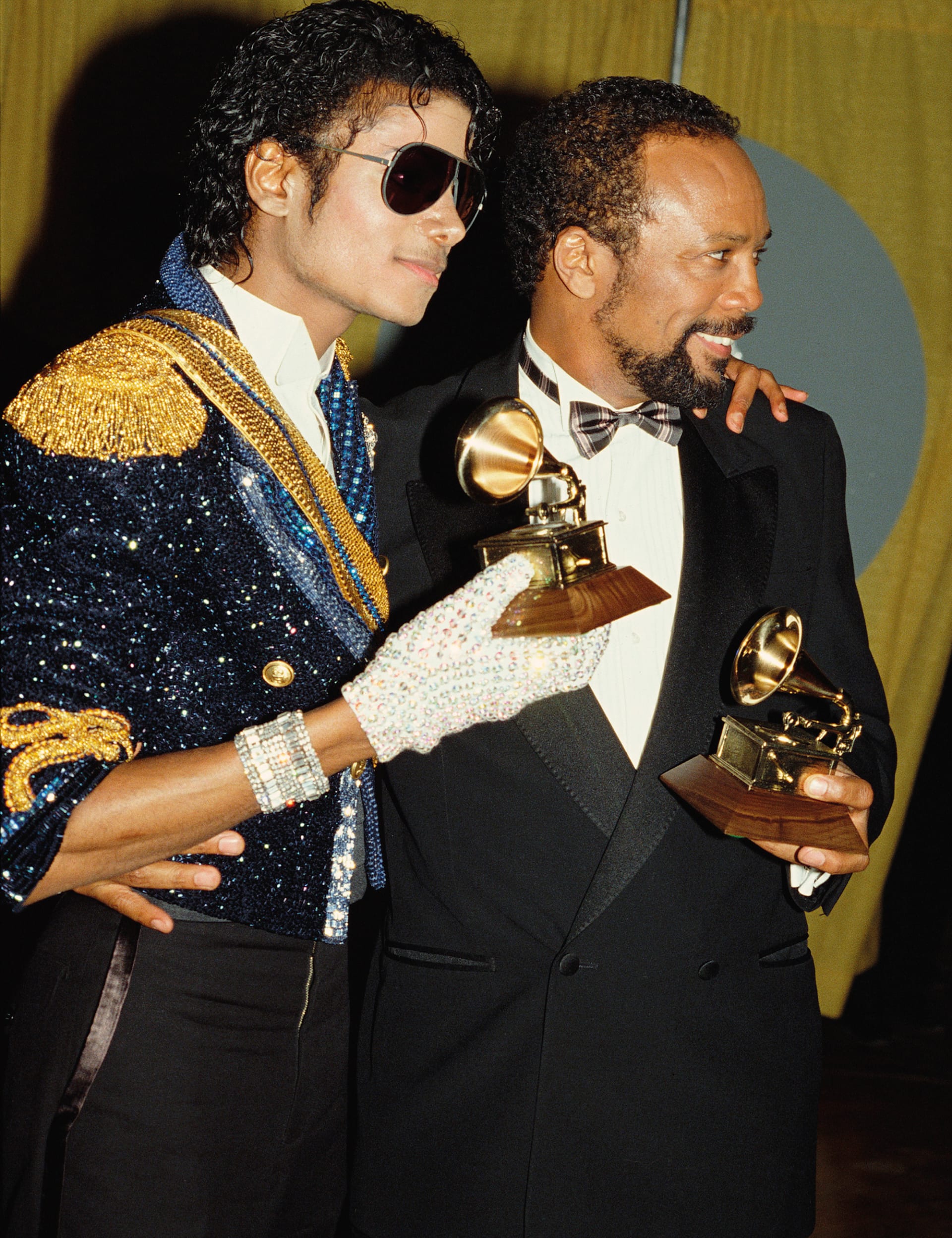 Quincy Jones, který proslul především jako producent alba Thriller Michaela Jacksona, vlastní 27 „gramofonků“, což jej řadí na druhé místo historického žebříčku oceněných.