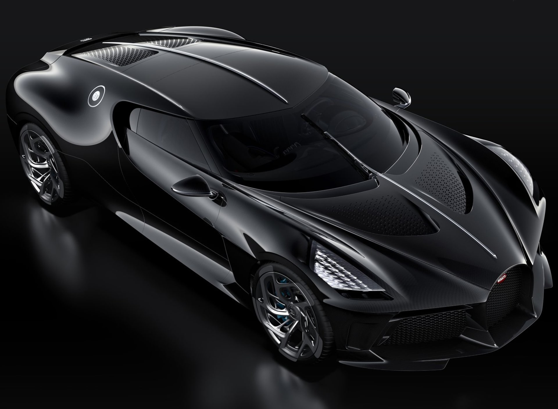 Bugatti La Voiture Noire s cenovkou 19 milionů dolarů vzniklo v jediné exempláři.