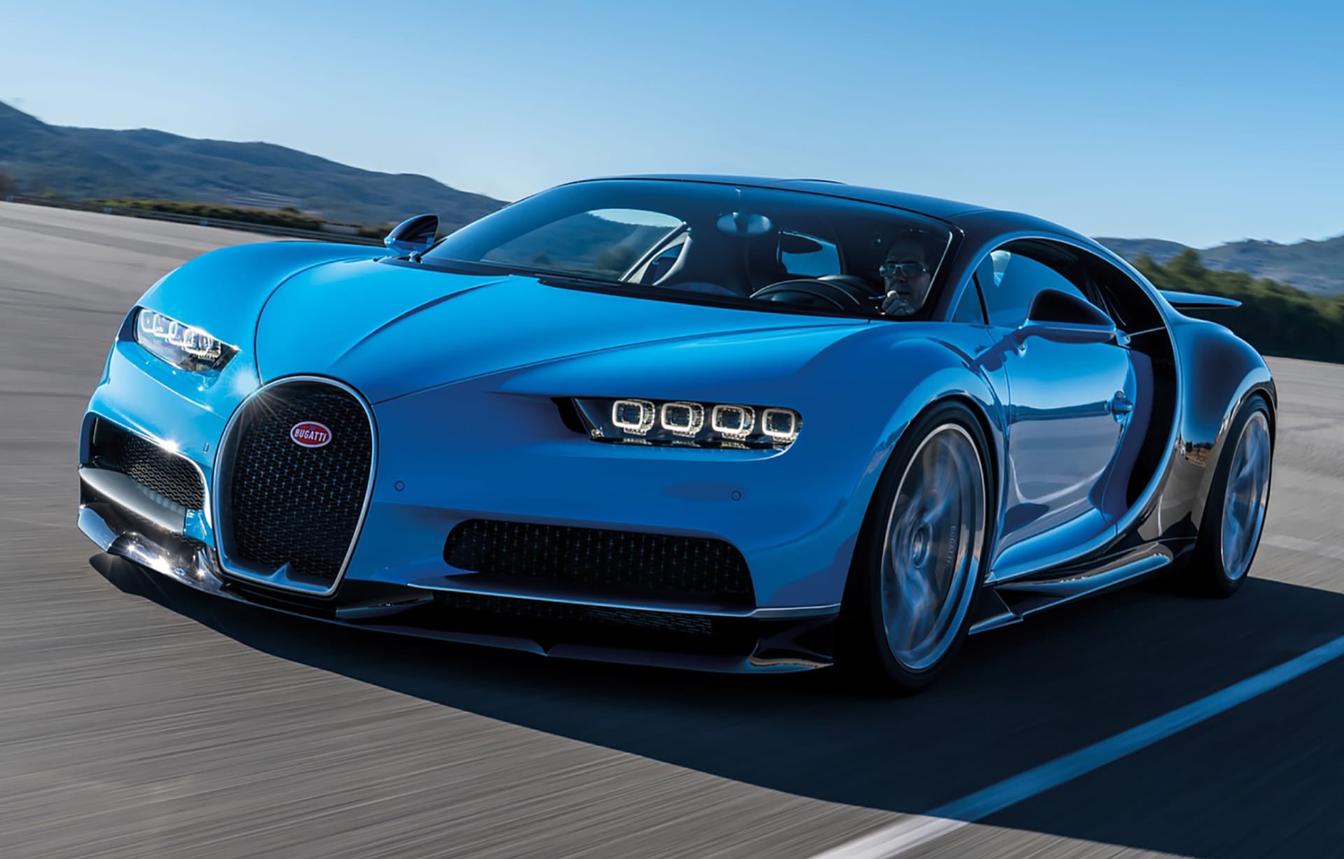 Bugatti Chiron vypouští 571,64 g CO2 na kilometr.