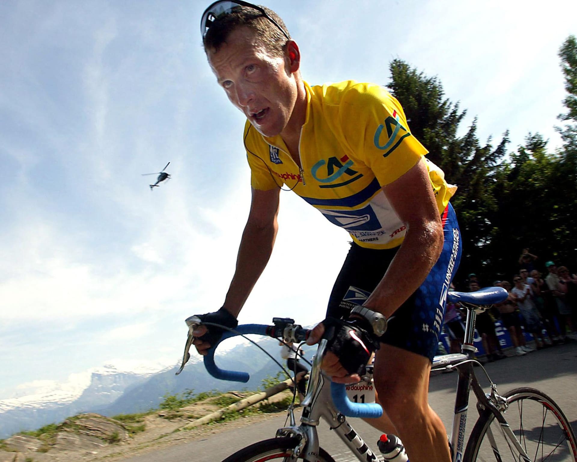 V roce 1997 Armstrong založil nadaci Livestrong zaměřenou na boj proti onkologickým chorobám. V čele nadace skončil v listopadu 2012 kvůli dopingovému skandálu.