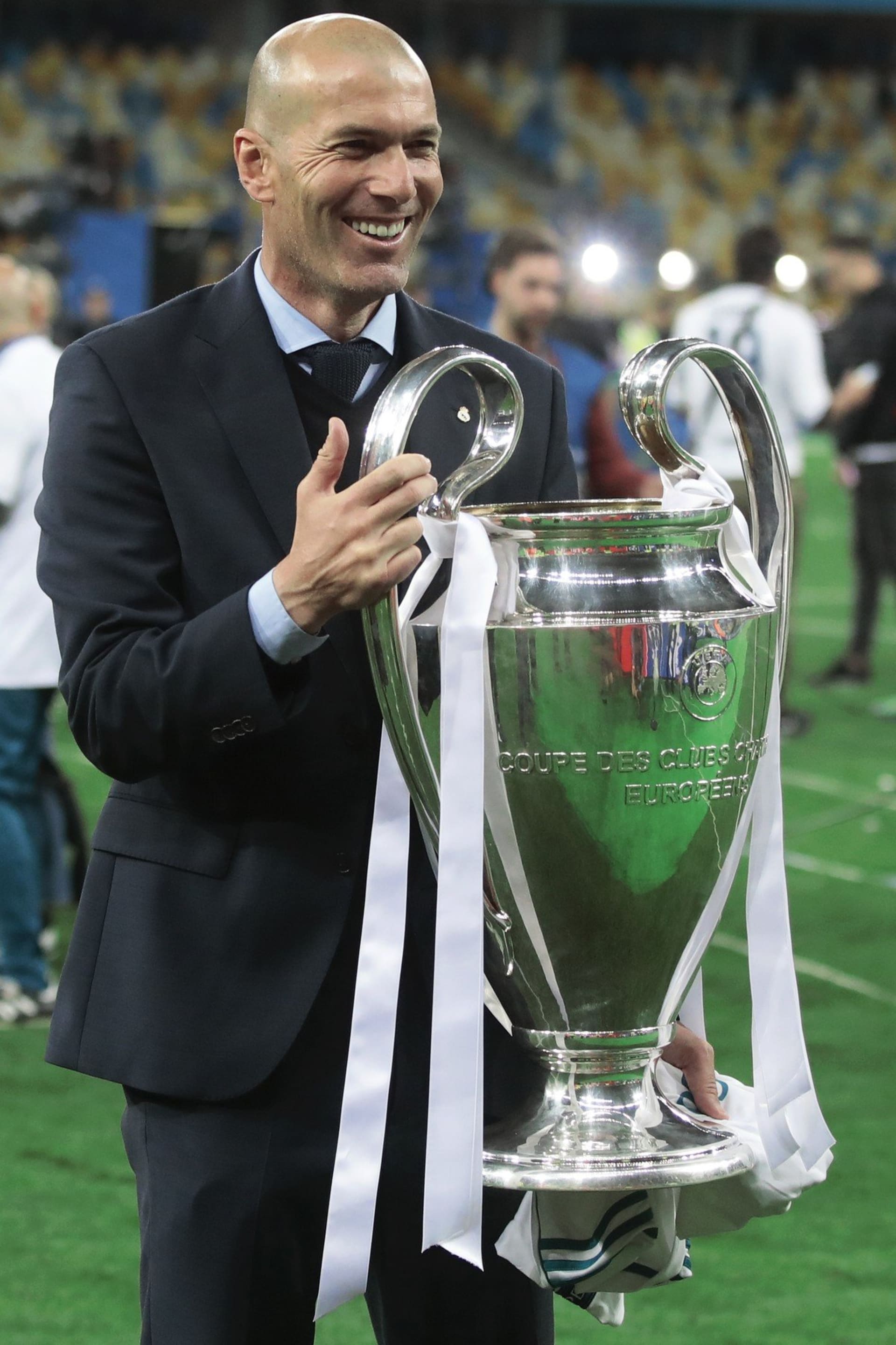 Zinedine Zidane je jedním z nejúspěšnějších trenérů historie UEFA Champions League a zároveň jednou ze tří fotbalových osobností, které vybojovaly vítězství v Lize mistrů v pozici hráče i trenéra.