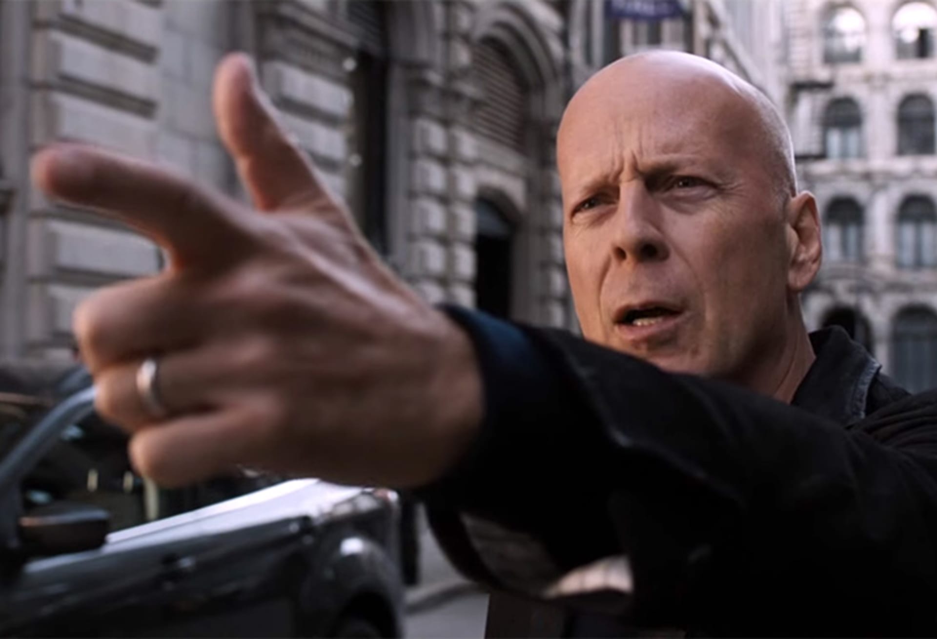 Bruce Willis téměř před rokem ukončil kariéru.
