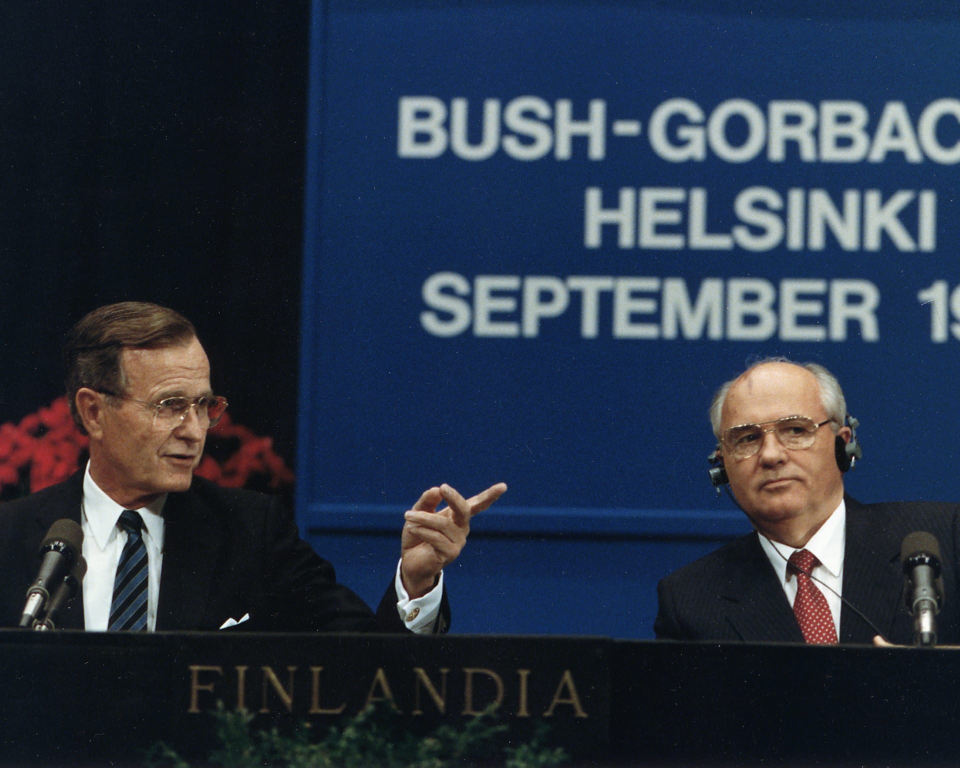 Slova George Bushe z počátku 90. let minulého století o novém světovém pořádku bez špionů se nenaplnila.