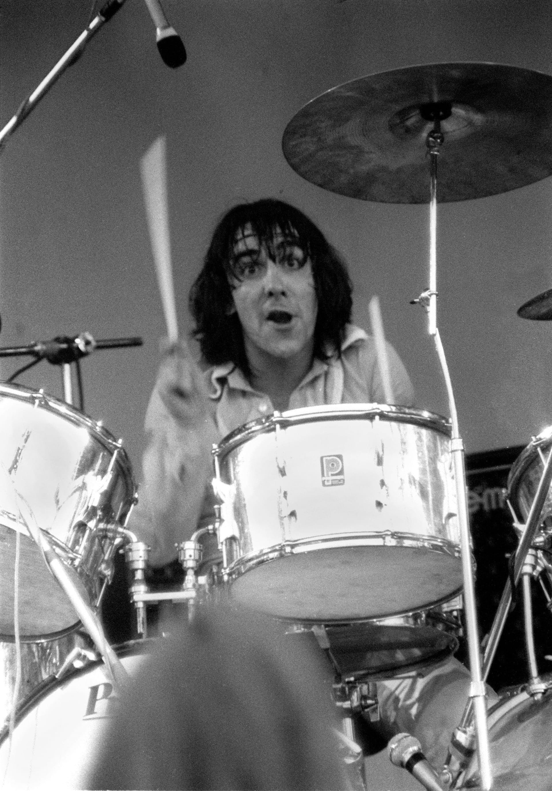 Keith Moon se stal velmi rychle hvězdným hráčem na bicí, neméně vražedné tempo měl i jeho život.