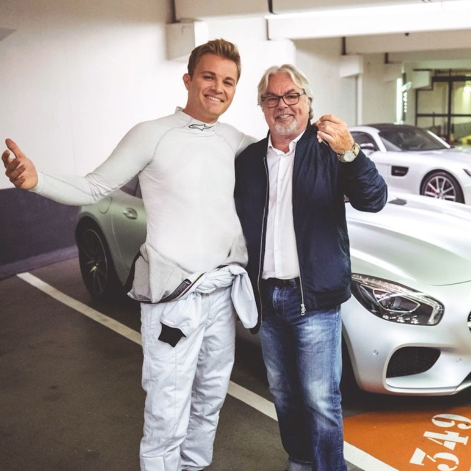 Nico Rosberg v roce 2016 dorovnal svého otce a stal se mistrem světa F1.