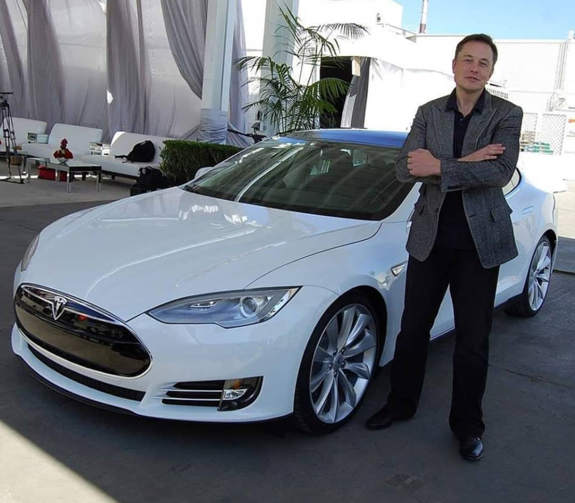 Hlavním zdrojem Muskova bohatství je automobilka Tesla.