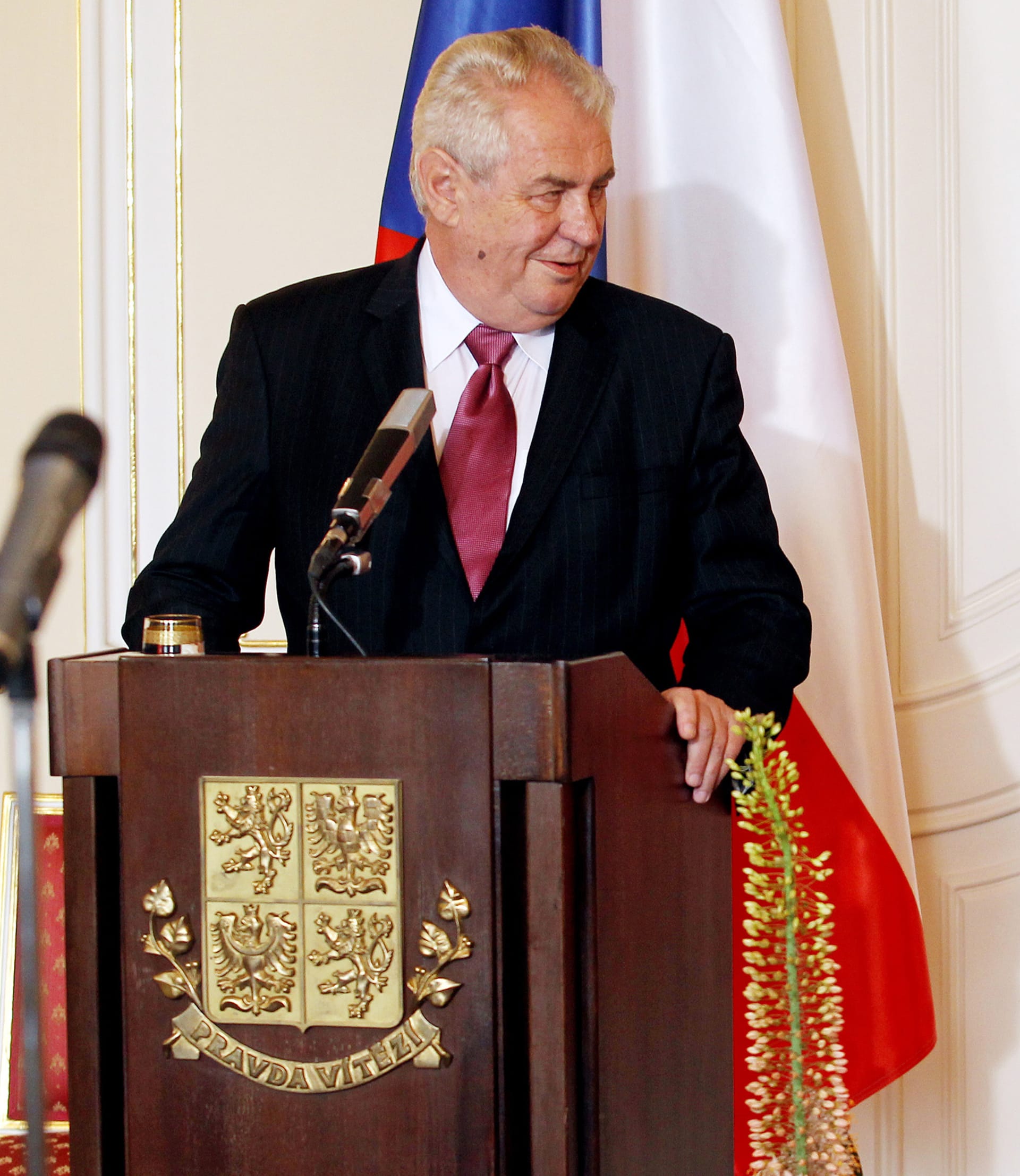 V lednu 2013 v prvních přímých prezidentských volbách v ČR zvítězil Miloš Zeman.