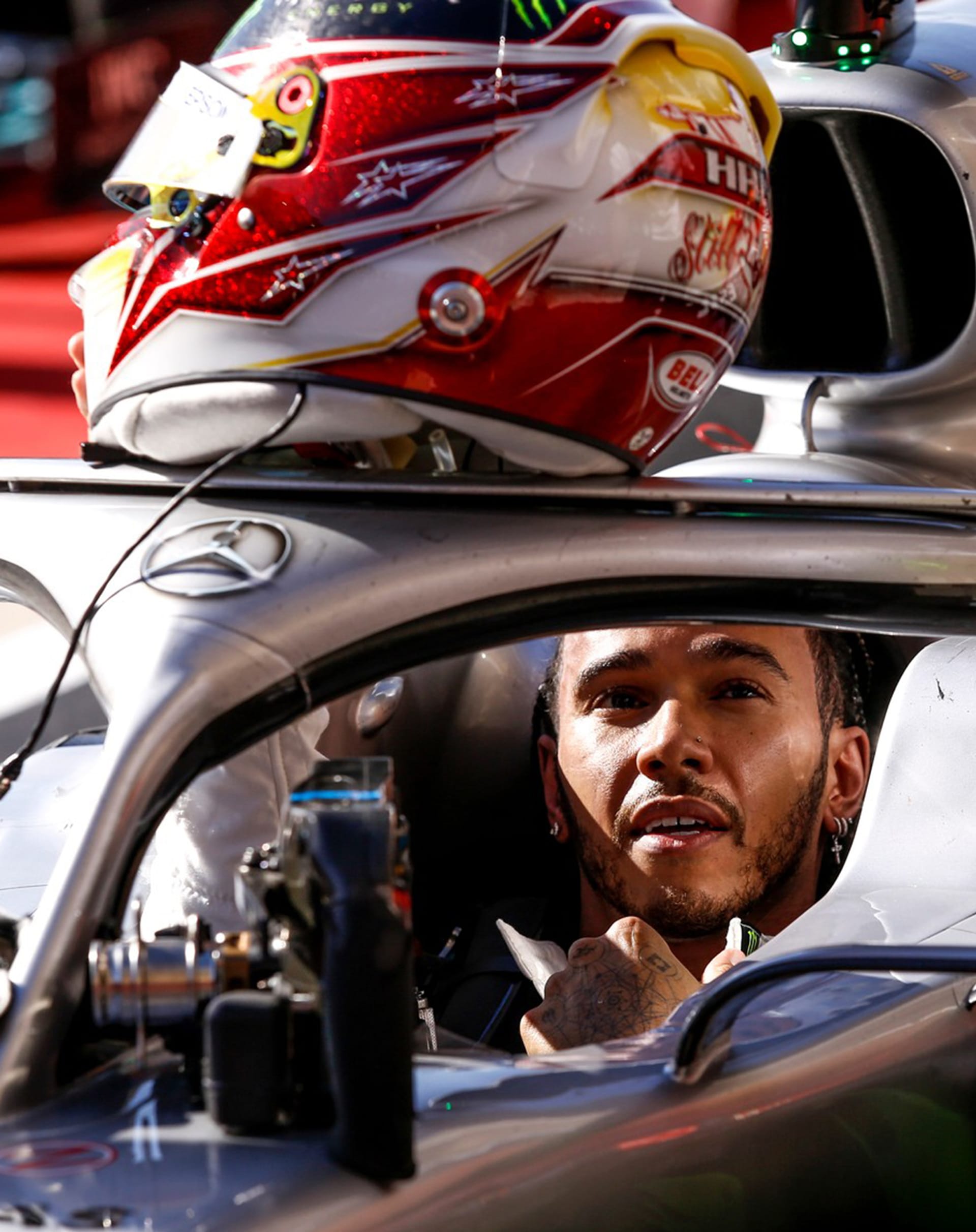 „Lewis Hamilton se rozhodl pro jediný pit stop, díky brilantní jízdě a správné strategii takřka vyhrál závod."