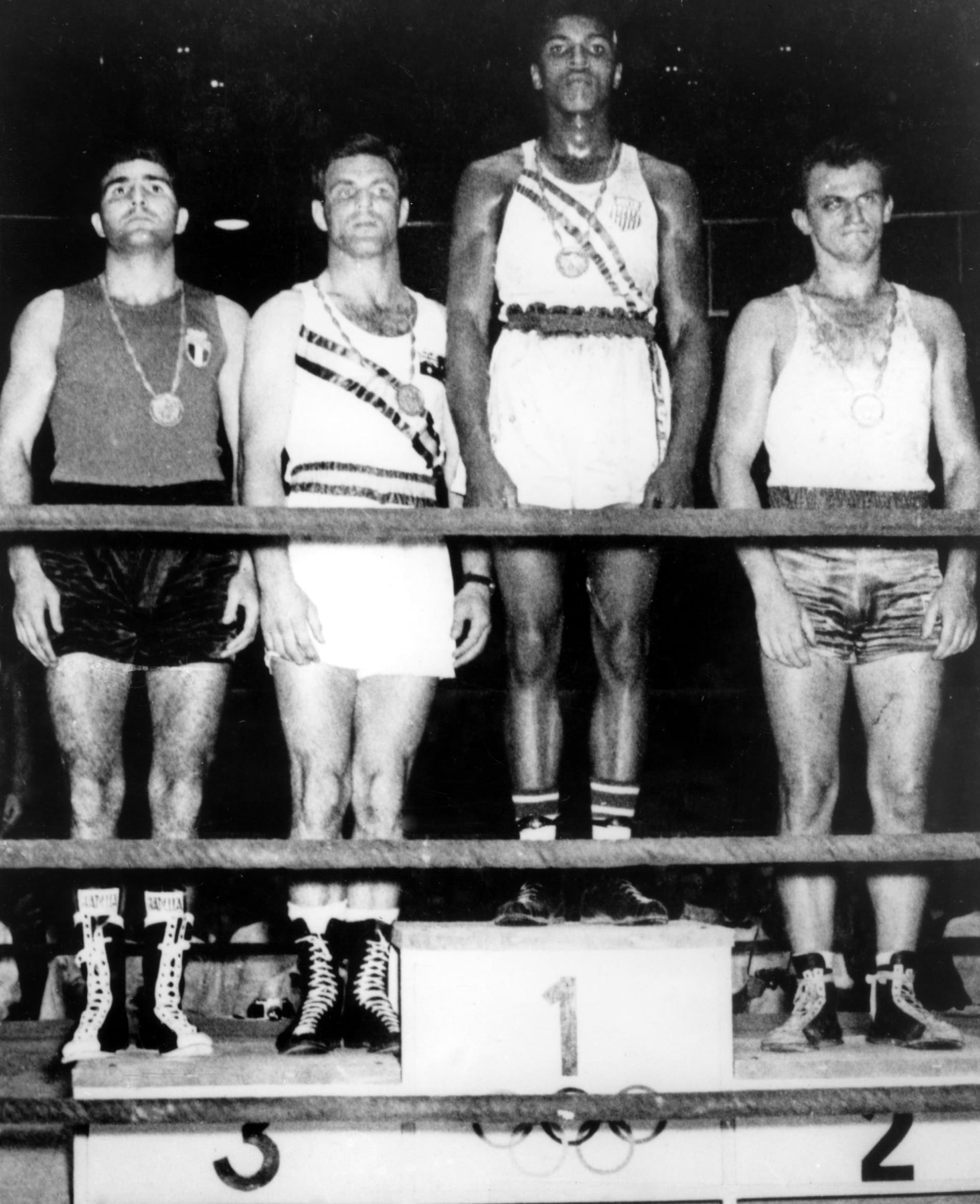 Muhammad Ali, tenkrát ještě jako Cassius Clay, vybojoval olympijské zlato v Římě v roce 1960.