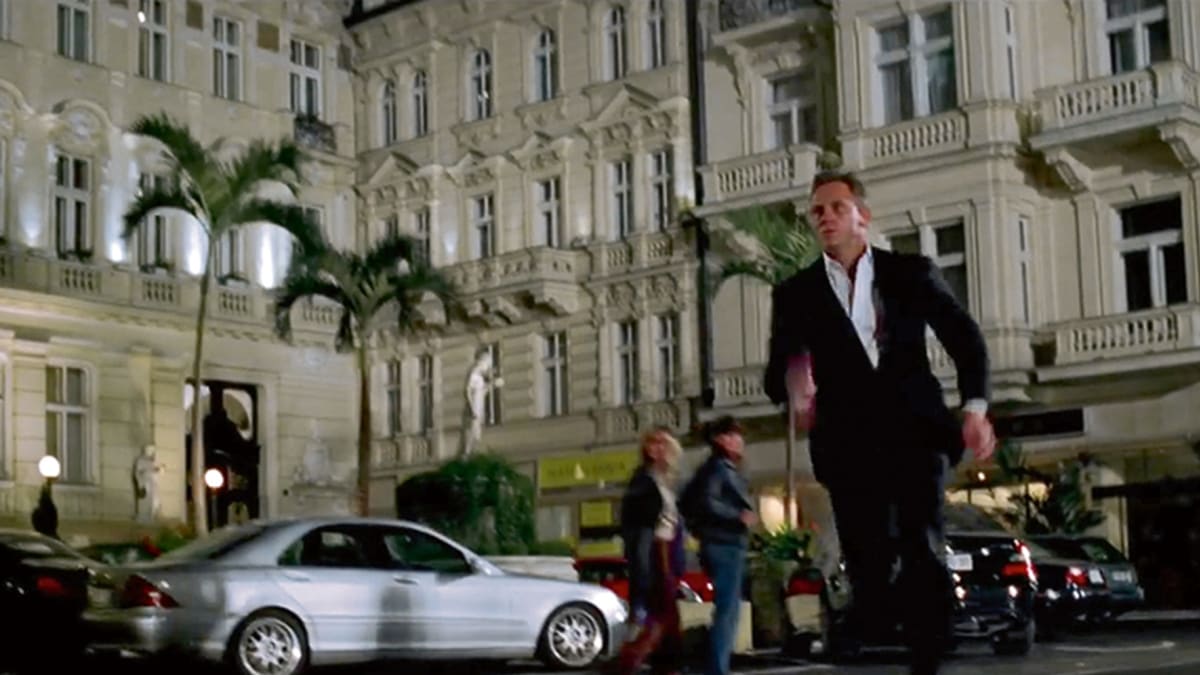 V Casinu Royale, které se premiérově natáčelo i v Česku, si „zahrály“ Karlovy Vary.