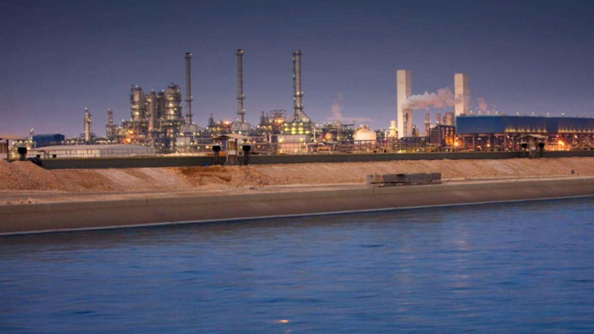 V Kataru se nachází největší naleziště zemního plynu na světě, emirát také disponuje 5 procenty celosvětových zásob ropy.