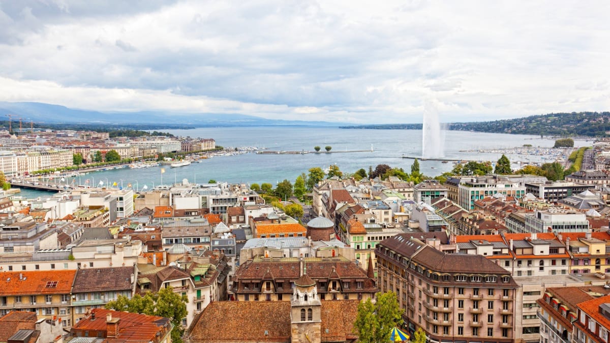 Ženevu proslavila především 1200 let stará katedrála a úchvatné jezero.