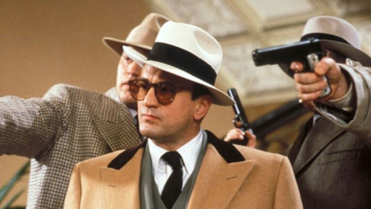 Ve filmu Neúplatní exceloval v roli Al Capona Robert De Niro.