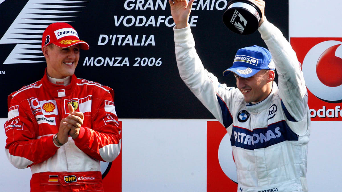 Závod v Monze se zapsal do historie také díky třetímu Robertu Kubicovi (vpravo), historicky prvnímu jezdci ze země východního bloku na stupních vítězů ve F1.