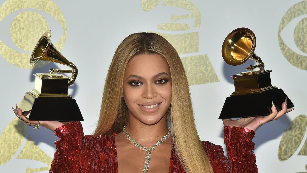 Beyoncé se celkově zatím pyšní 22 trofejemi a vzhledem k věku se její sbírka může ještě značně rozrůst.