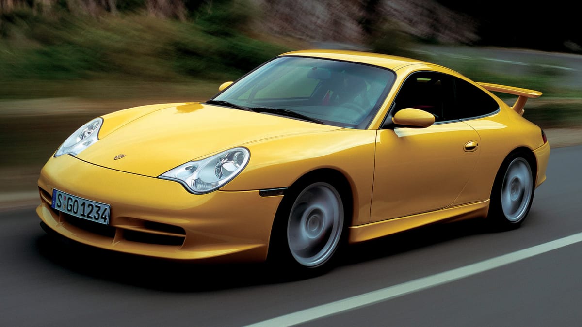 U druhé generace Porsche 911 GT3 z roku 2003 narostl výkon na 381 koní...