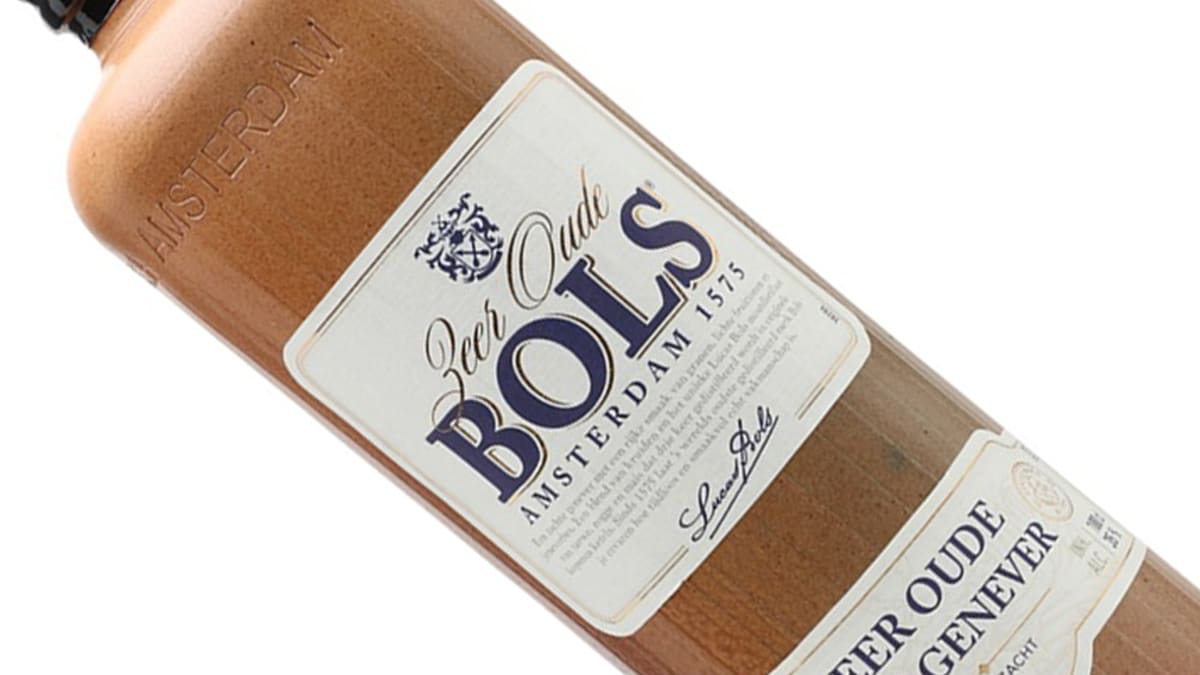 Historie geneveru je spojena s Lucasem Bolsem a jeho podnikem Dutch Bols, který zahájil v Nizozemsku jako první průmyslovou výrobu alkoholu.