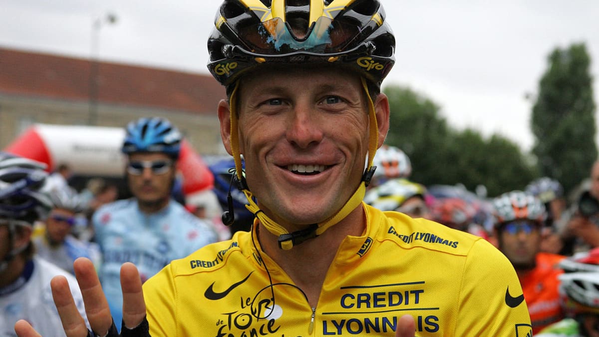 V letech 1999-2005 bral Lance Armstrong na Tour de France sedm žlutých trikotů v řadě.
