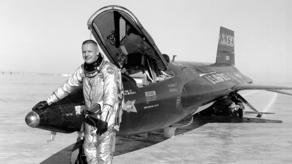 Jako zkušební pilot se Neil Armstrong účastnil testování celé řady letadel.