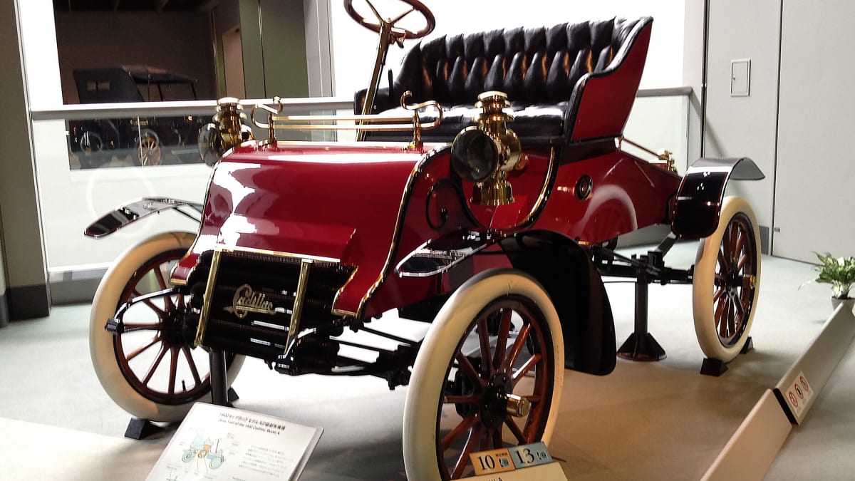 Cadillac Model A se začal vyrábět v roce 1902.