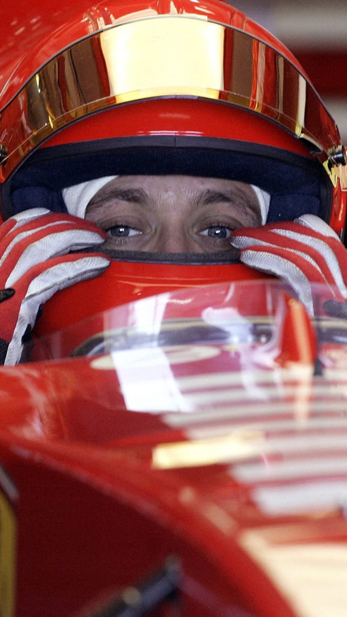 Když dostal Valentino v roce 2006 možnost testovat monopost F1 Scuderia Ferrari, zajel ke všeobecnému překvapení devátý nejrychlejší čas.