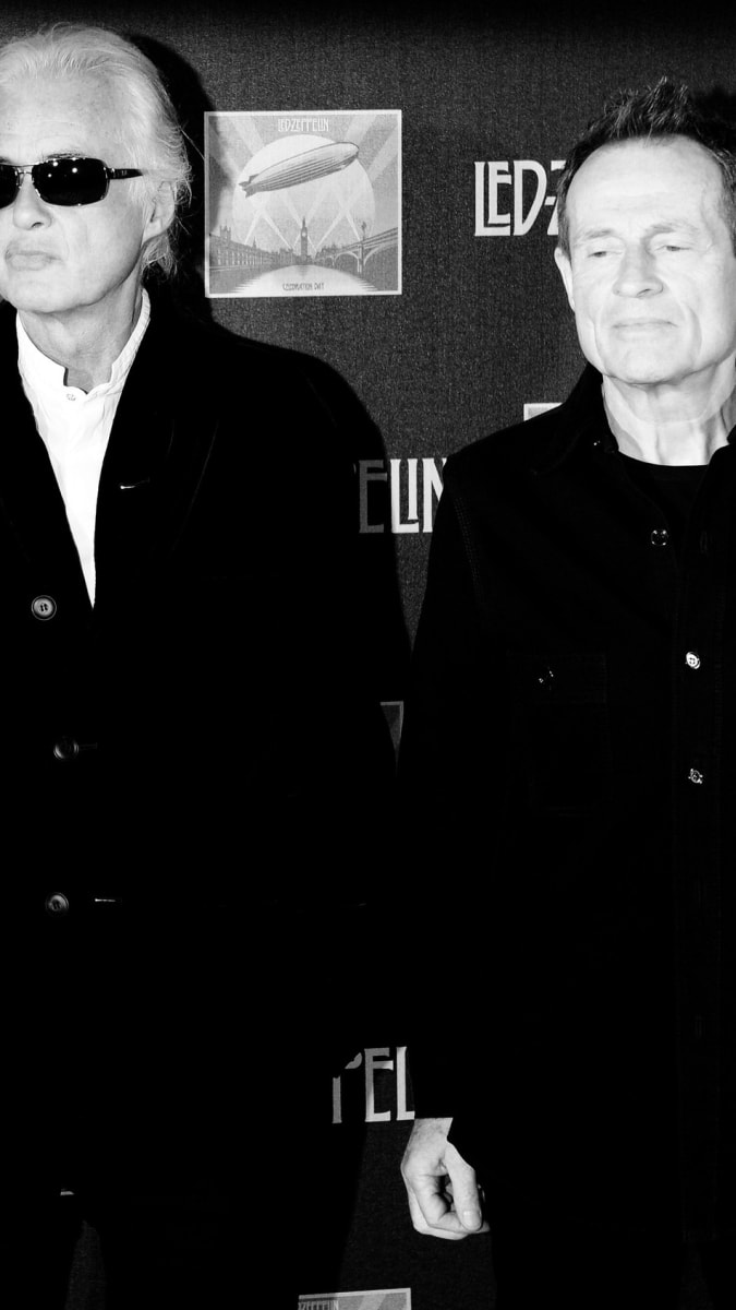 John Paul Jones (vpravo) s Jimmy Pagem.